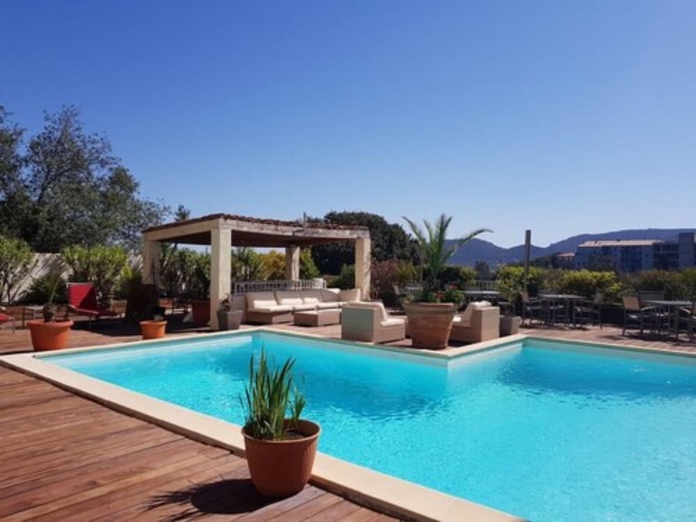 

Verona - Porto-Vecchio - En Aparté