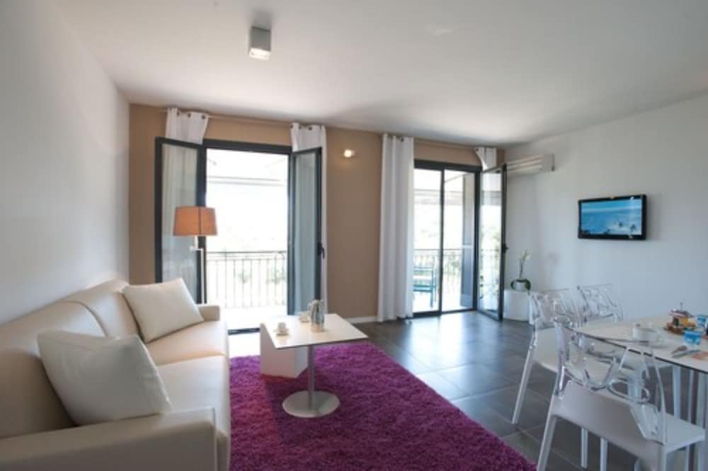 

Roma - Porto-Vecchio - En Aparté