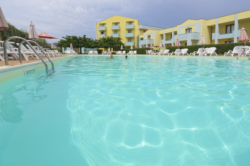 

Roma - Bosa - Resort Isola Rossa