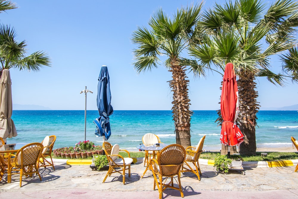 

Bari - Izmir, Turchia - Hotel Sunday Beach