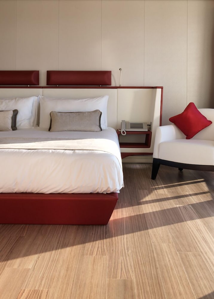 

Venezia - Gibilterra - Sunborn Gibraltar Yacht Hotel Resort