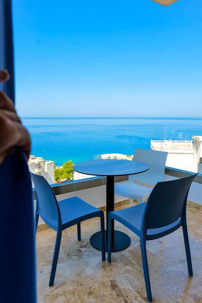 

Torino - Sarandë - Sea View Hotel