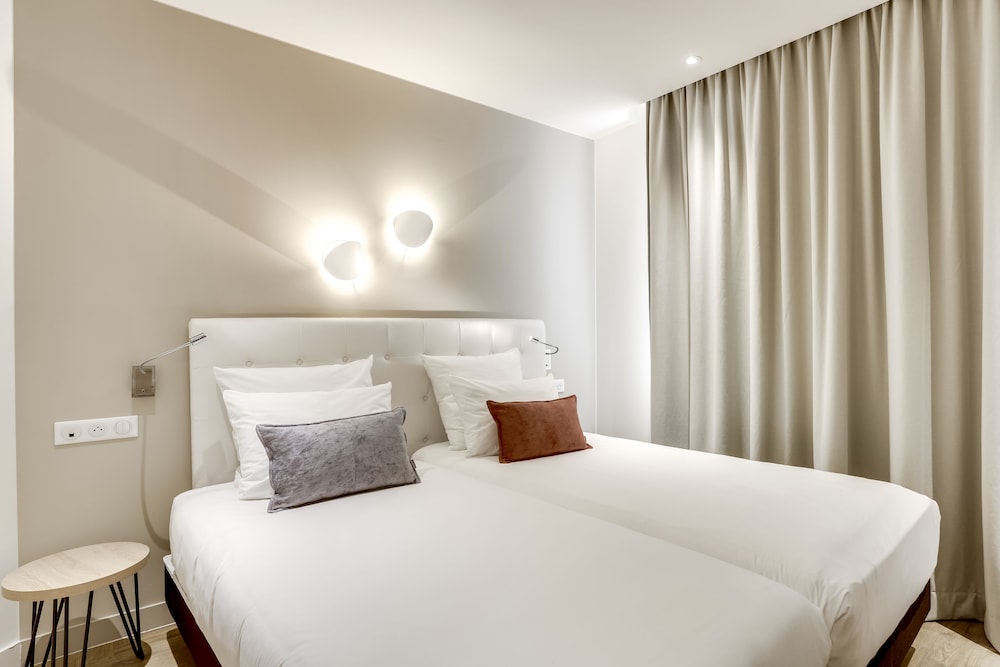 

Ancona - Colombes - Hotel Courseine