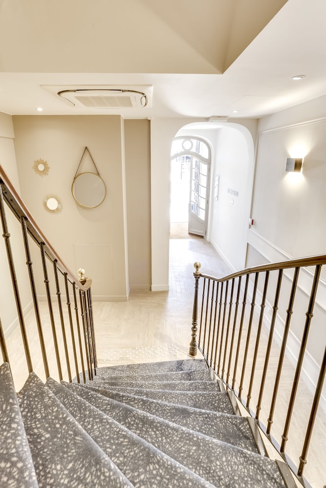 

Verona - Colombes - Hotel Courseine