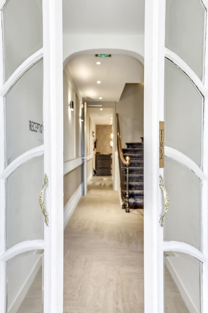 

Pisa - Puteaux - Hotel Courseine