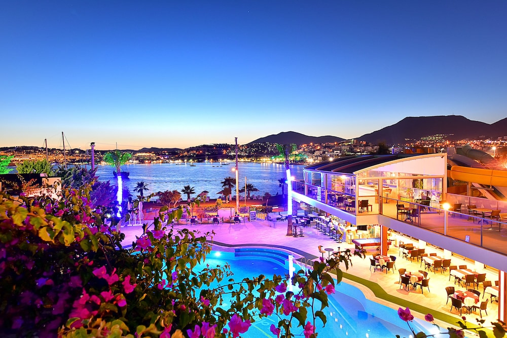 

Napoli - Ortakent - Tropicana Beach Hotel