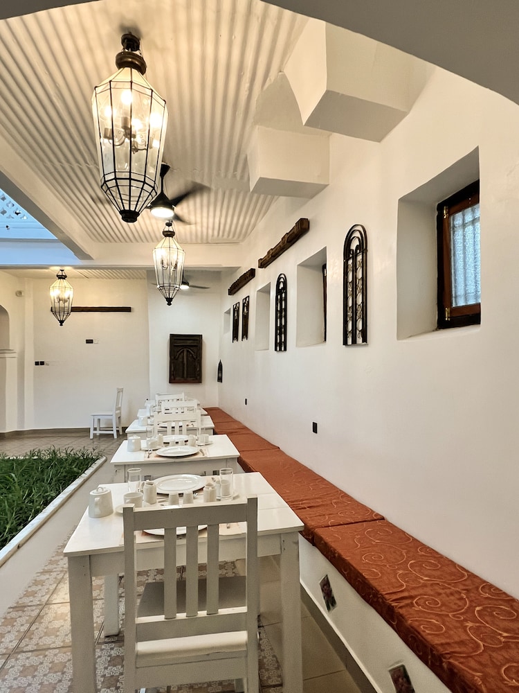 

Roma - Zanzibar Town - Zanzi House