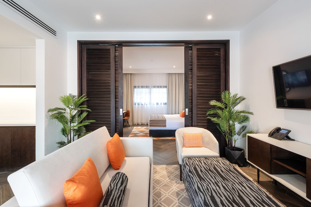 

Roma - Al Shahamah - Emirates Park Resort
