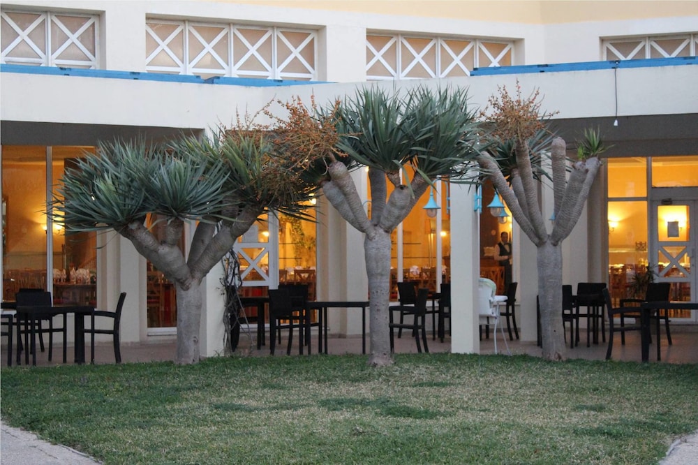 

Napoli - Gammarth - Ramada Plaza By Wyndham Tunis