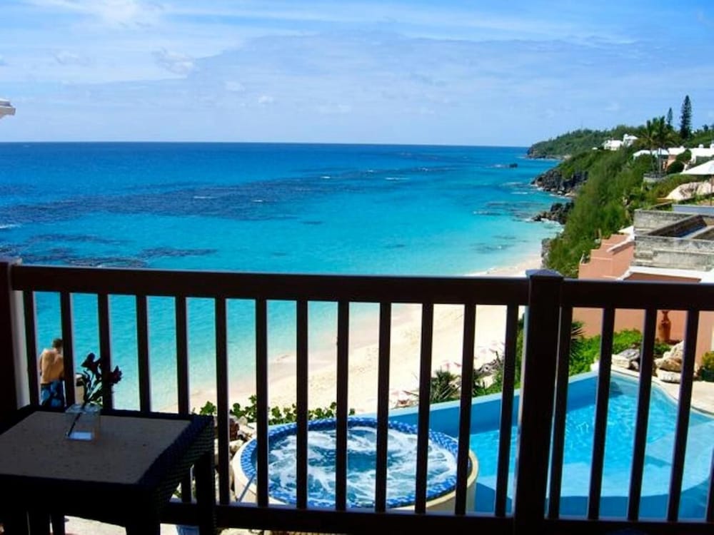 

Milano - Hamilton - The Reefs Resort & Club
