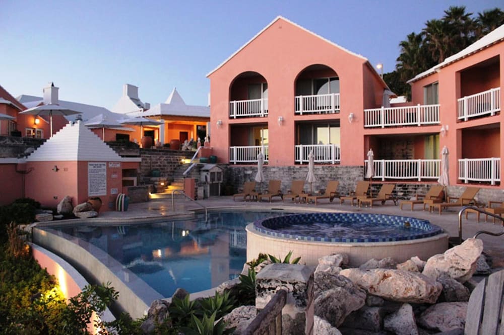 

Milano - Hamilton - The Reefs Resort & Club