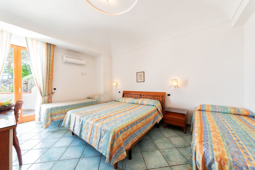

Genova - Ischia - La Capannina - Hotel & Apartments