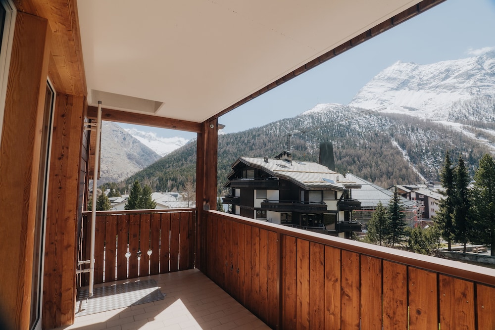 

Bari - Saas-Fee - Wellnesshotel Schweizerhof