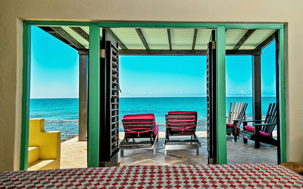 

Venezia - Treasure Beach - Jakes
