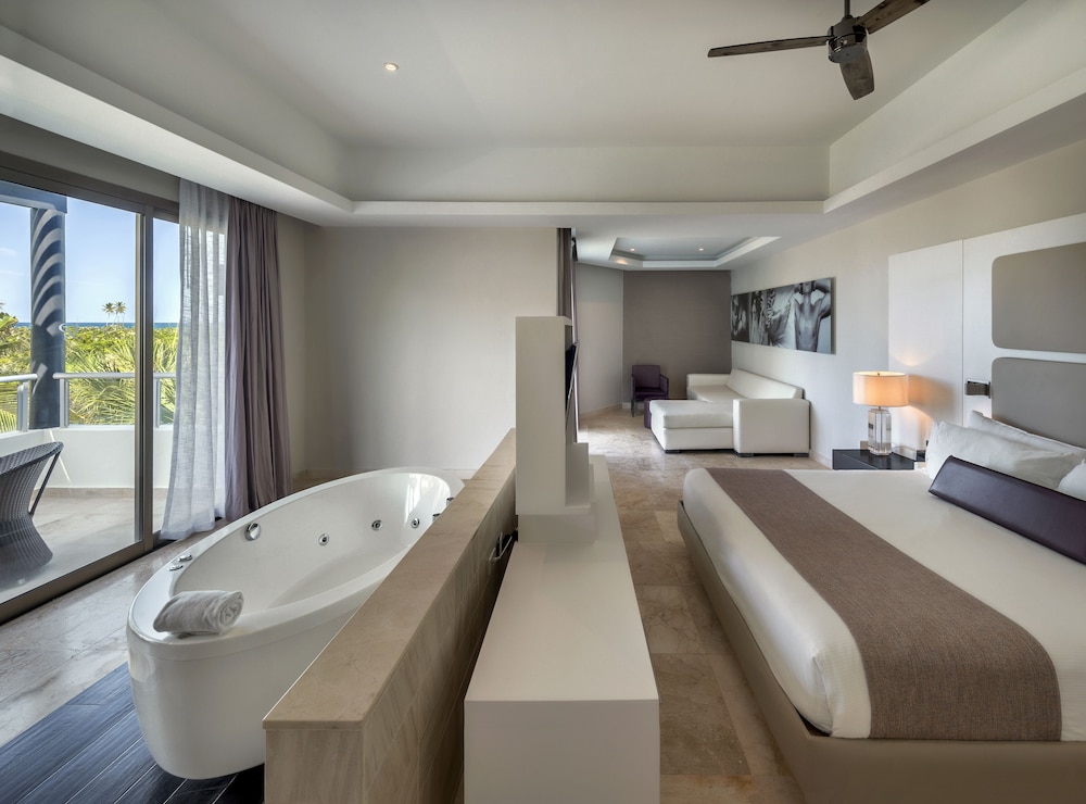 

Venezia - Uvero Alto - Royalton CHIC Punta Cana, An Autograph Collection All-Inclusive Resort & Casino – Adults Only