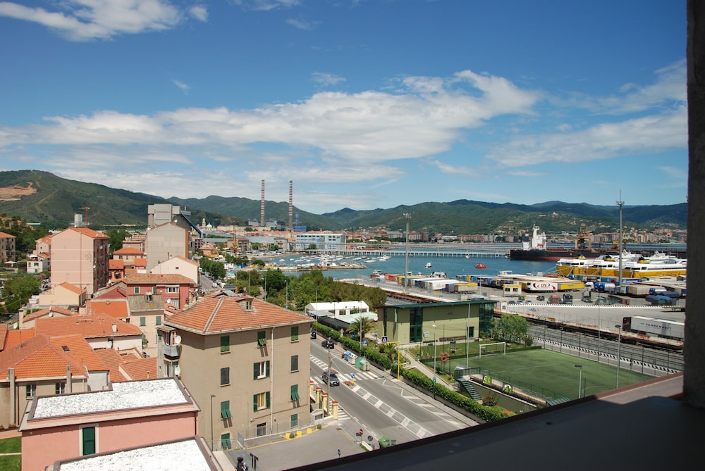

Milano - Savona - Sea Art Hotel