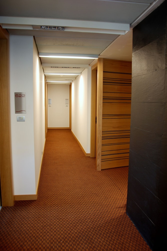 

Palermo - Savona - Sea Art Hotel