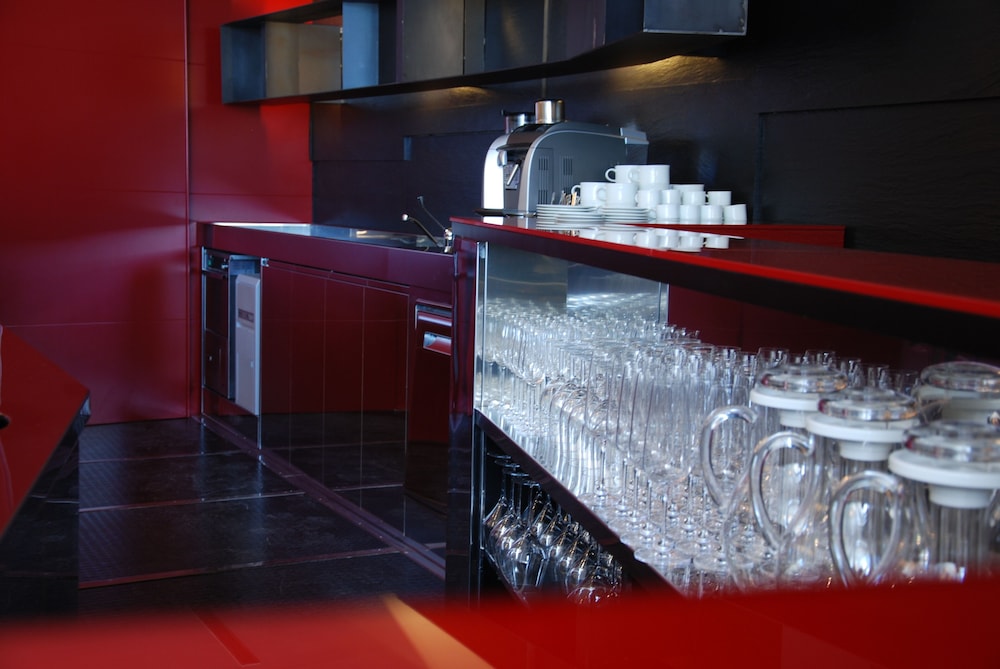 

Milano - Savona - Sea Art Hotel