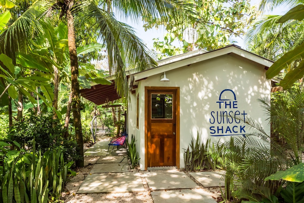 

Milano - Nosara - Sunset Shack Hotel