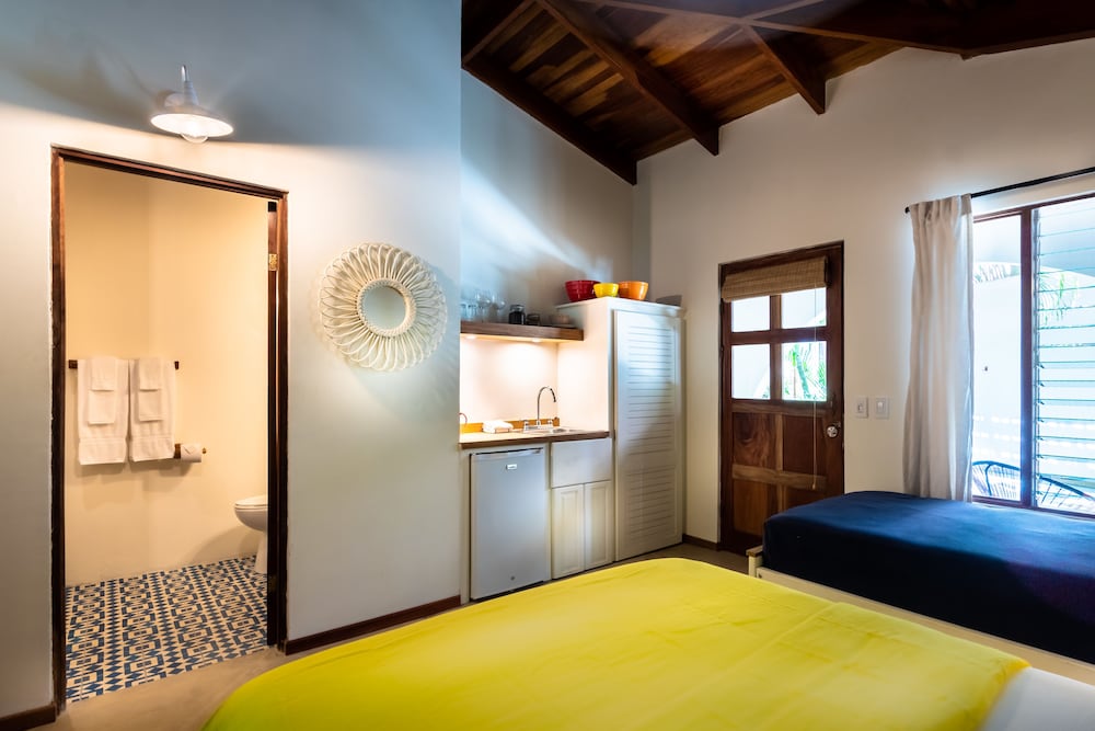 

Roma - Nosara - Sunset Shack Hotel