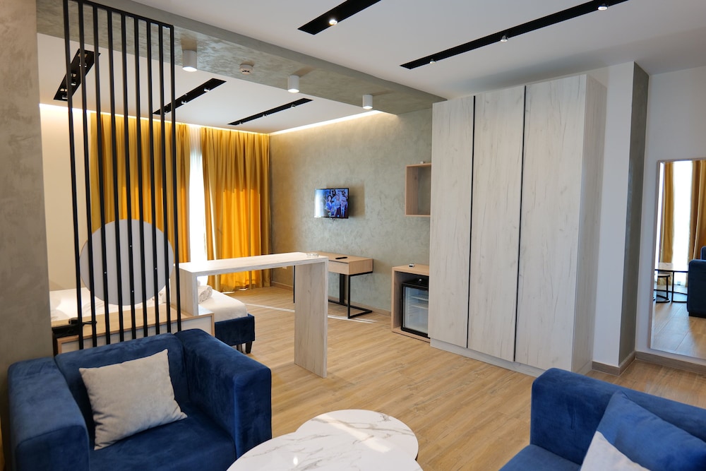 

Milano - Lezhë - Hotel Triumf