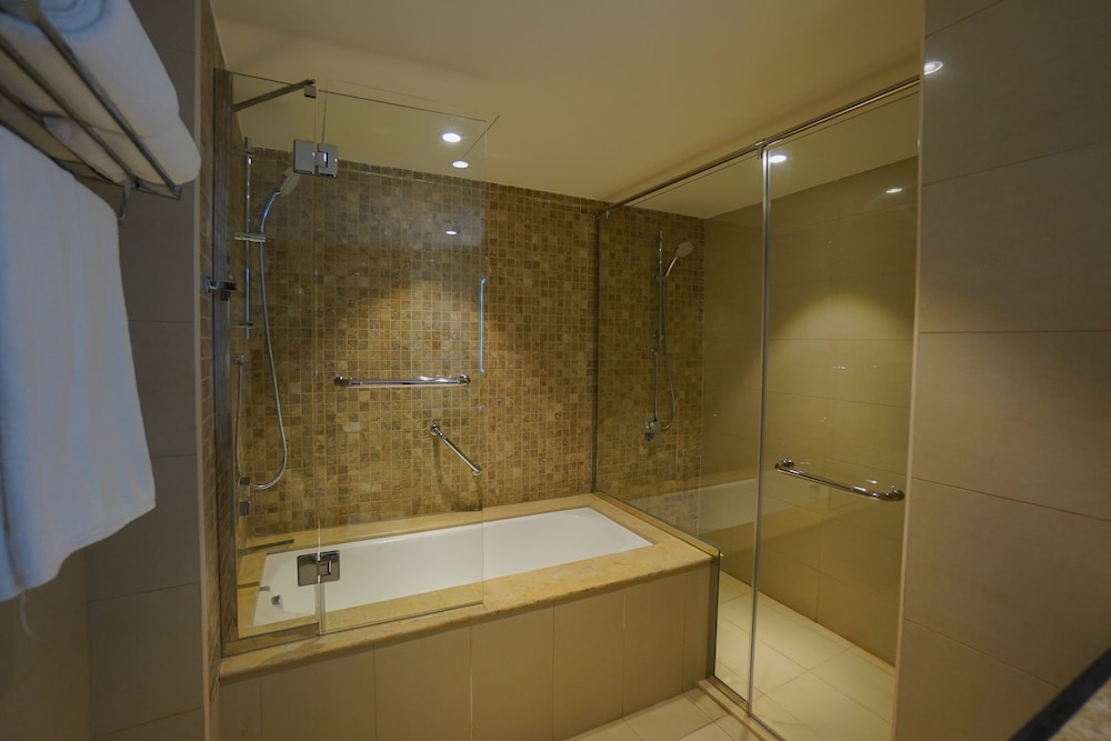 

Milano - Katar - The Grand Lux Hotel