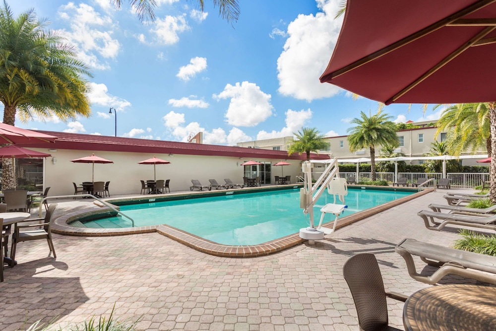 

Napoli - Miami (FL) - Ramada By Wyndham Miami Springs/Miami International Airport