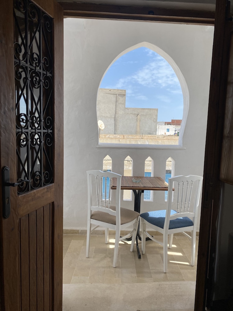 

Milano - Mezraia - Djerba Authentique
