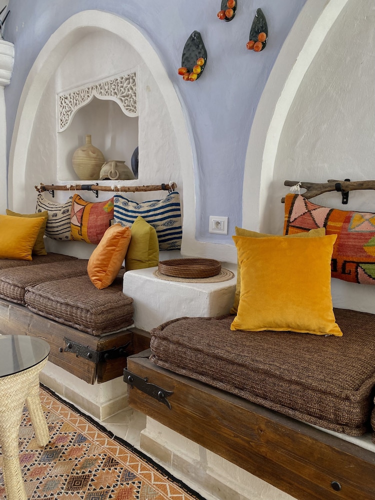 

Milano - Mezraia - Djerba Authentique