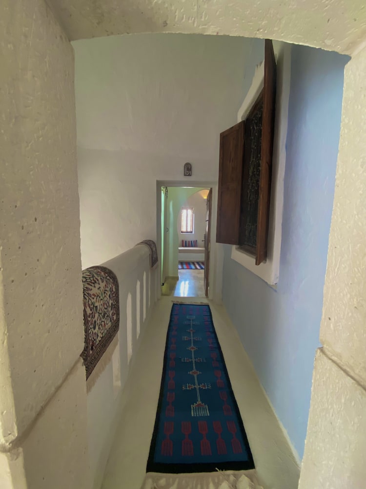 

Milano - Mezraia - Djerba Authentique