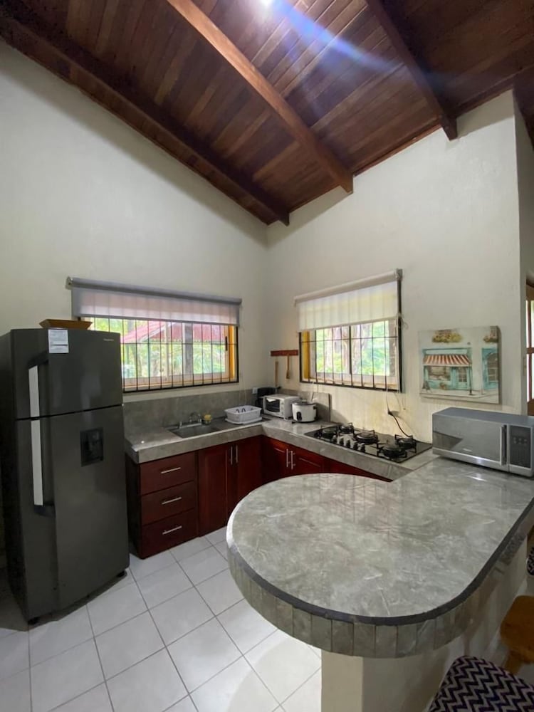 

Bari - Sámara - Villas Rio Ora