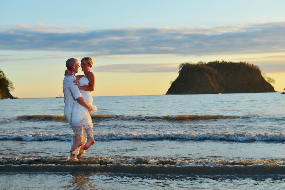 

Milano - Carrillo - Villas Playa Samara Beach Front Resort