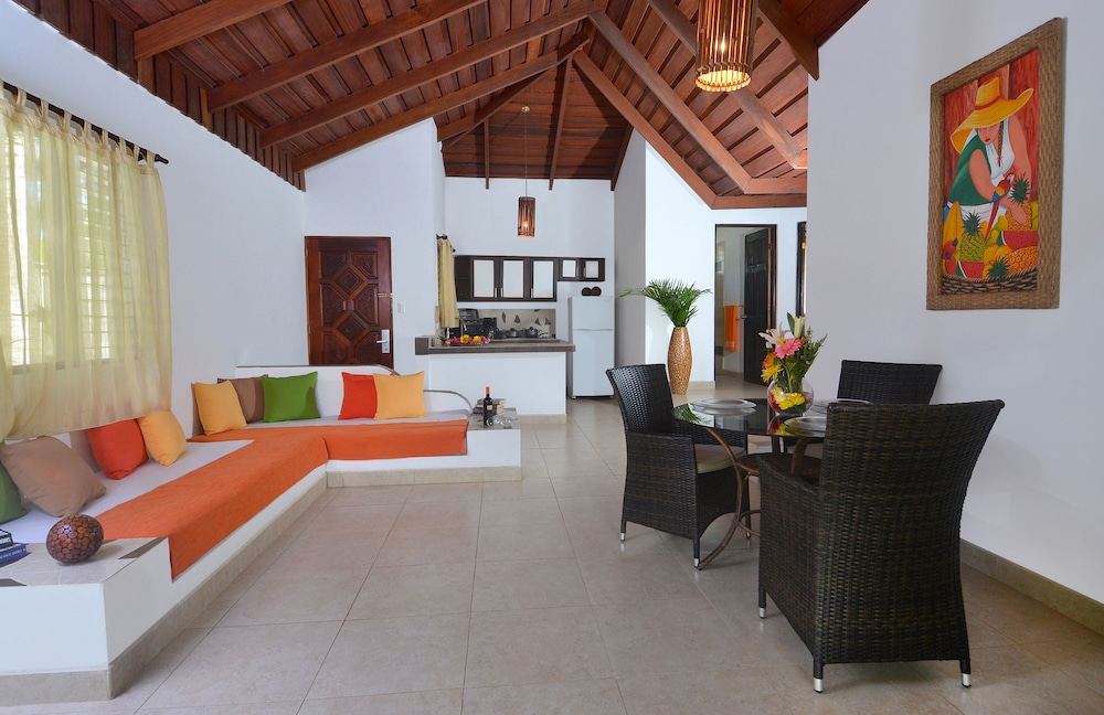 

Bologna - Sámara - Villas Playa Samara Beach Front Resort