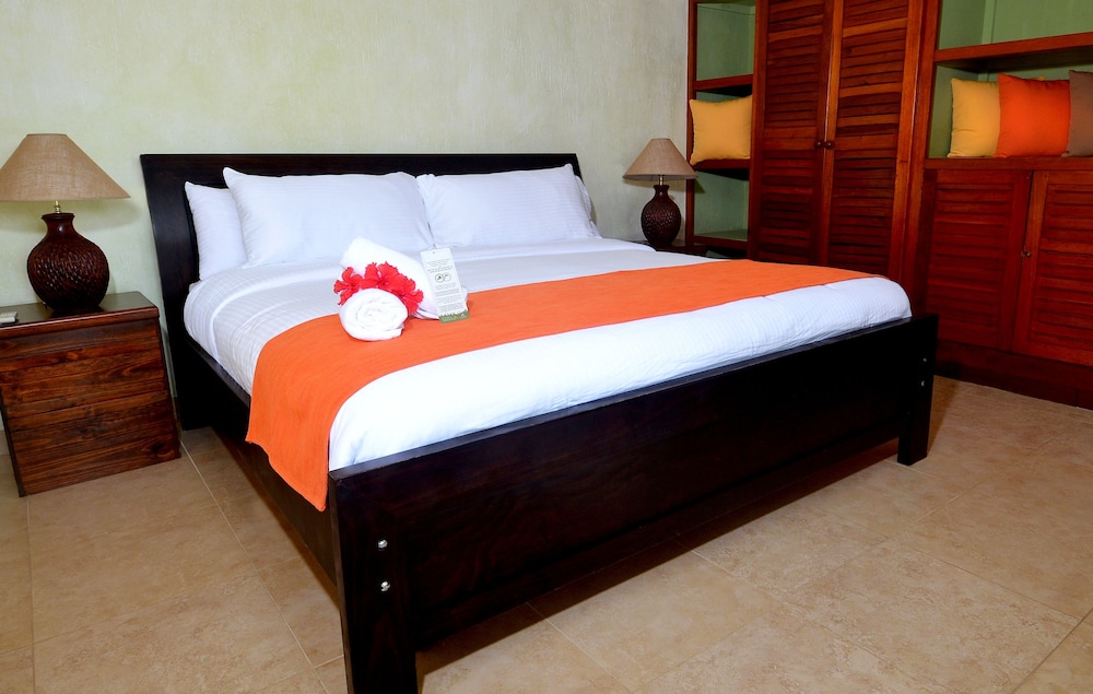 

Milano - Carrillo - Villas Playa Samara Beach Front Resort