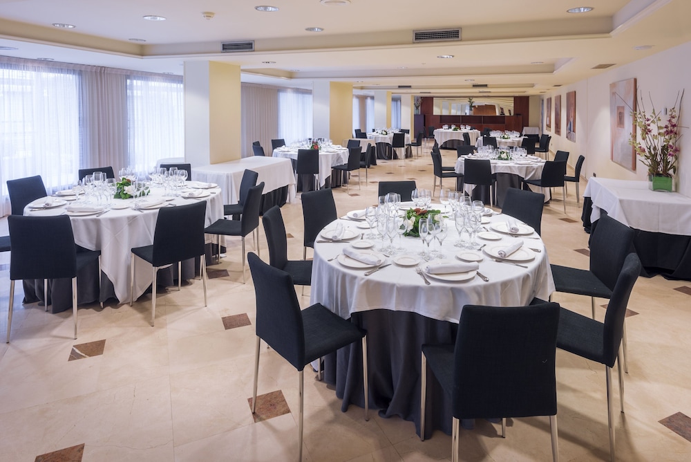 

Bari - Castelldefels - Gran Hotel Rey Don Jaime