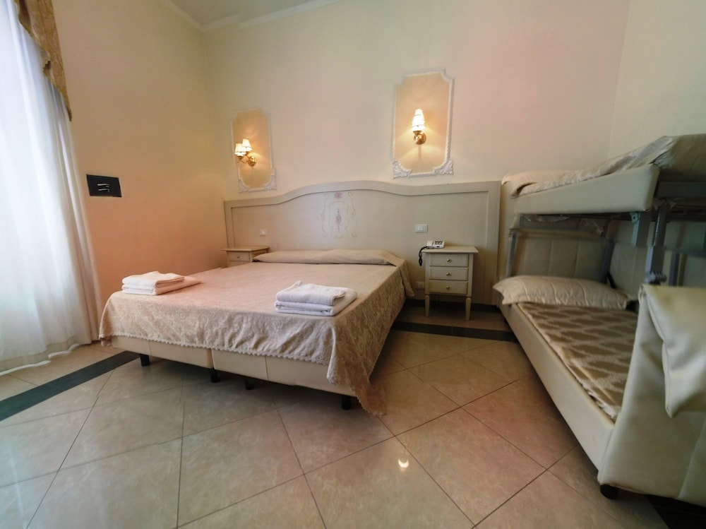 

Venezia - Quartiere Monte Sacro - Hotel Cambridge
