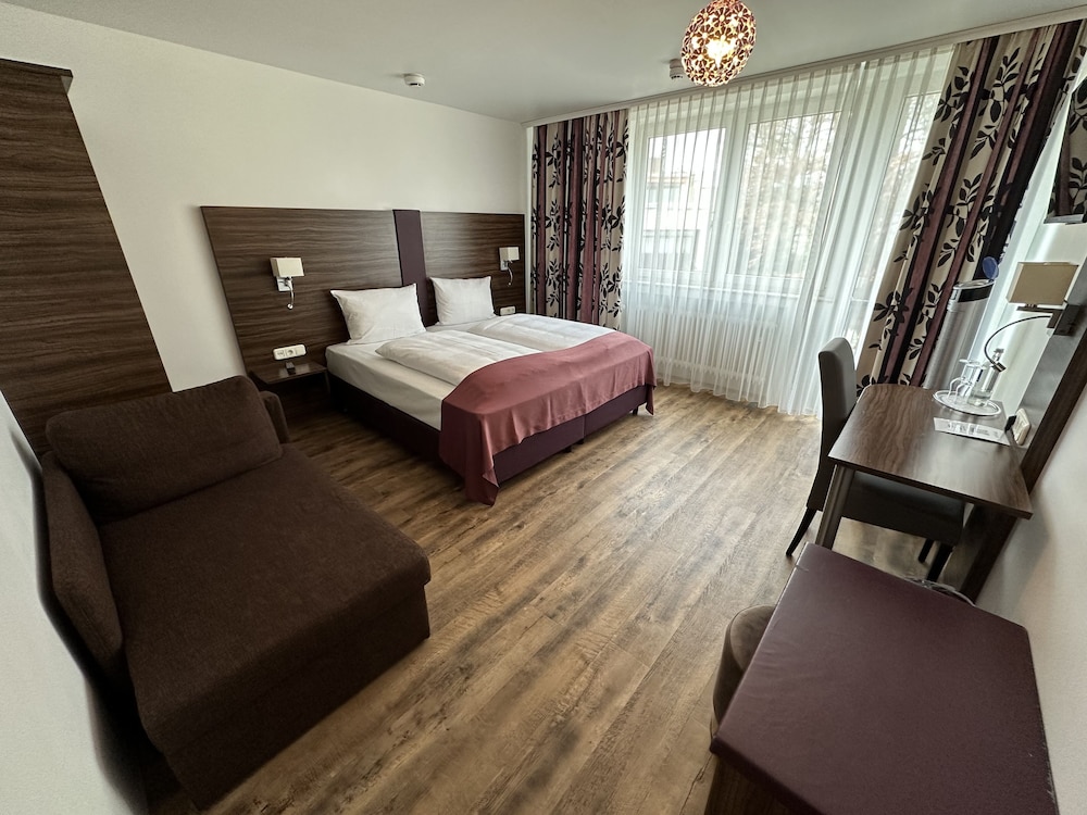 

Napoli - Aschheim - ARTHOTEL Haar