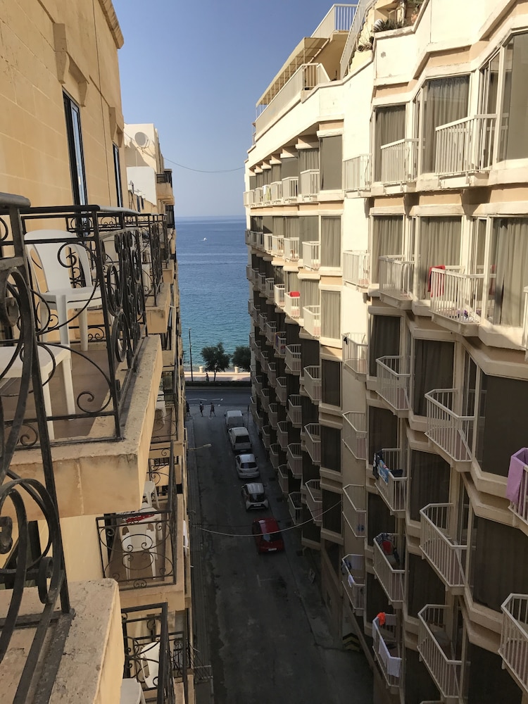 

Trieste - La Valletta - The Windsor Hotel