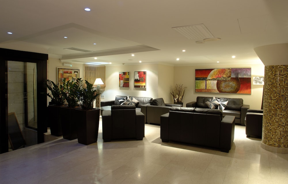 

Lamezia Terme - Il-Gżira - The Windsor Hotel