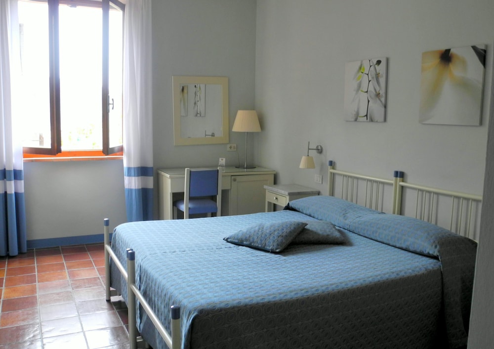 

Milano - San Gimignano - Hotel Le Renaie