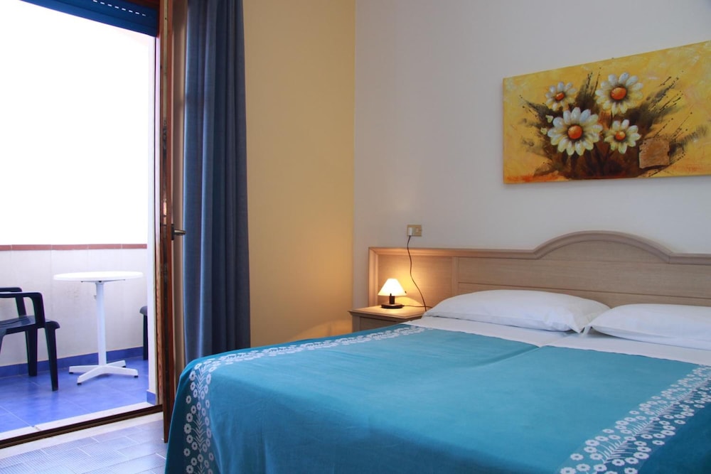 

Roma - Tindari - Hotel Il Gabbiano Beach