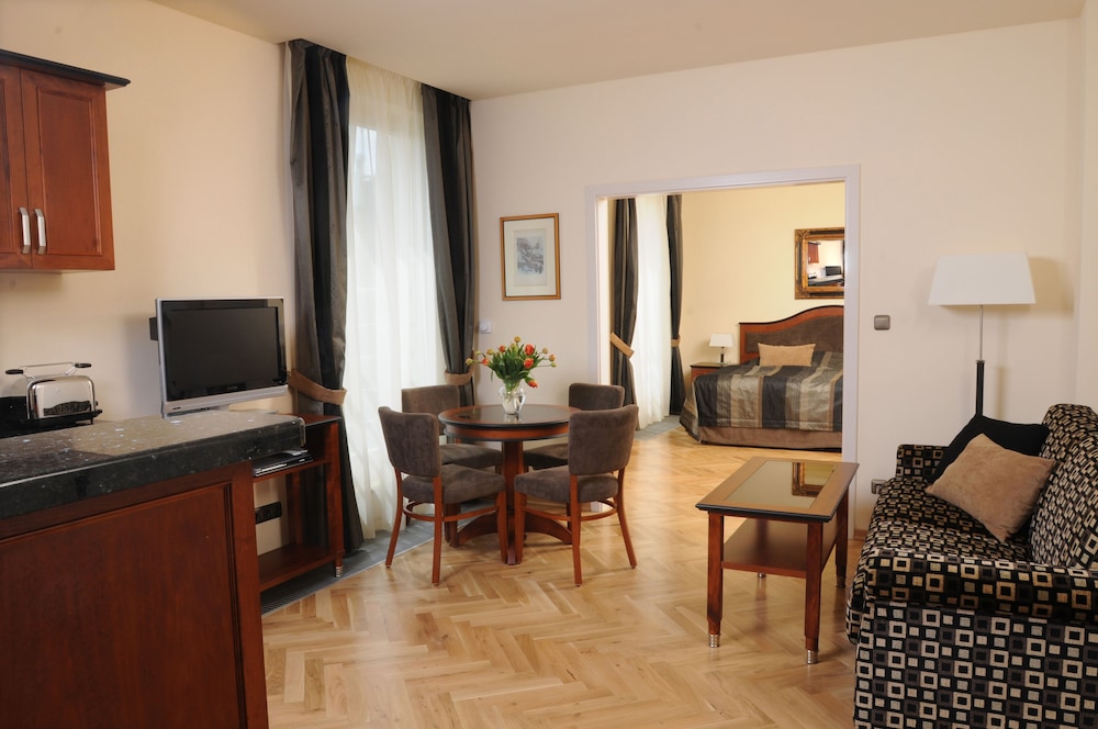 

Brindisi - Praga - Elysee Hotel