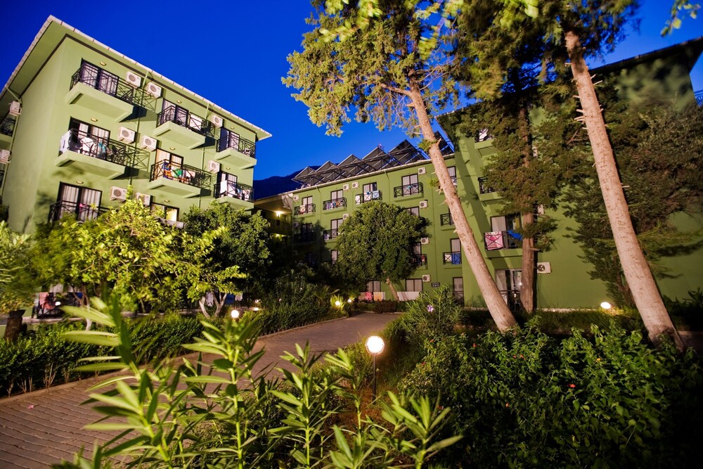 

Torino - Konyaalti - Blue Pine Hotel