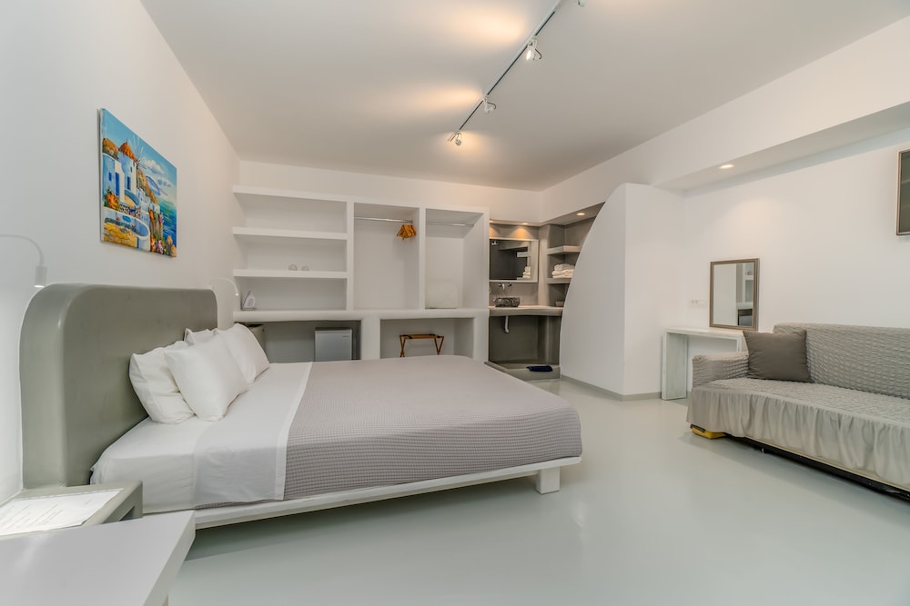 

Venezia - Thirasía - Central Fira Suites