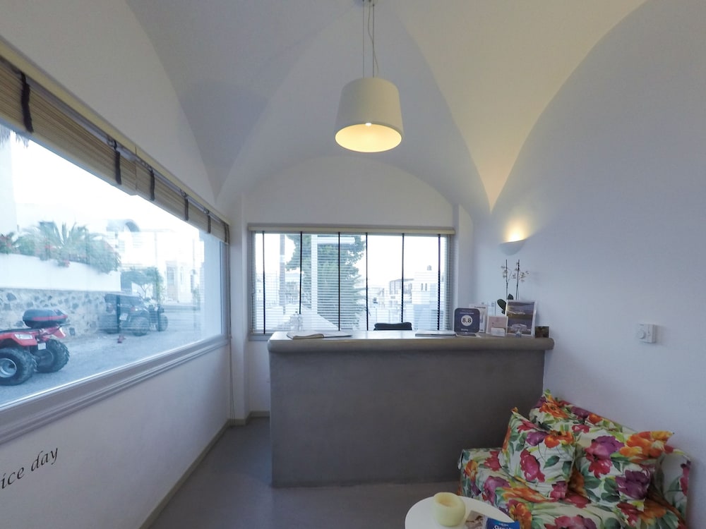 

Venezia - Santorini, Isole Greche - Central Fira Suites