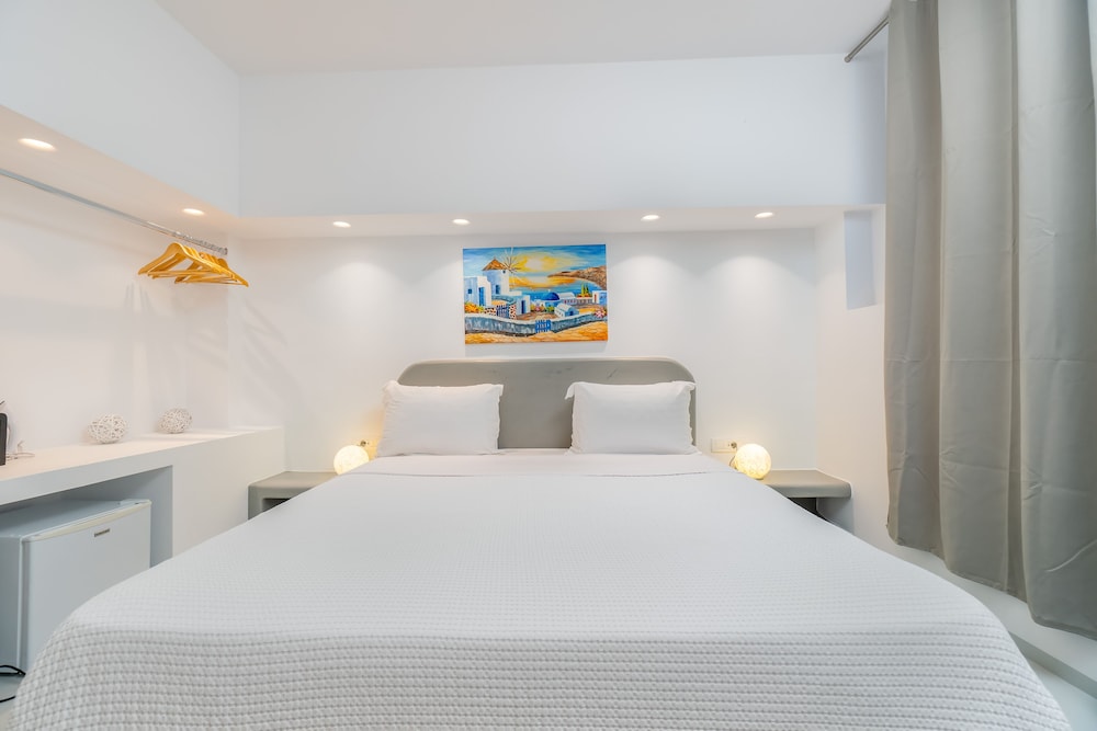 

Venezia - Santorini, Isole Greche - Central Fira Suites
