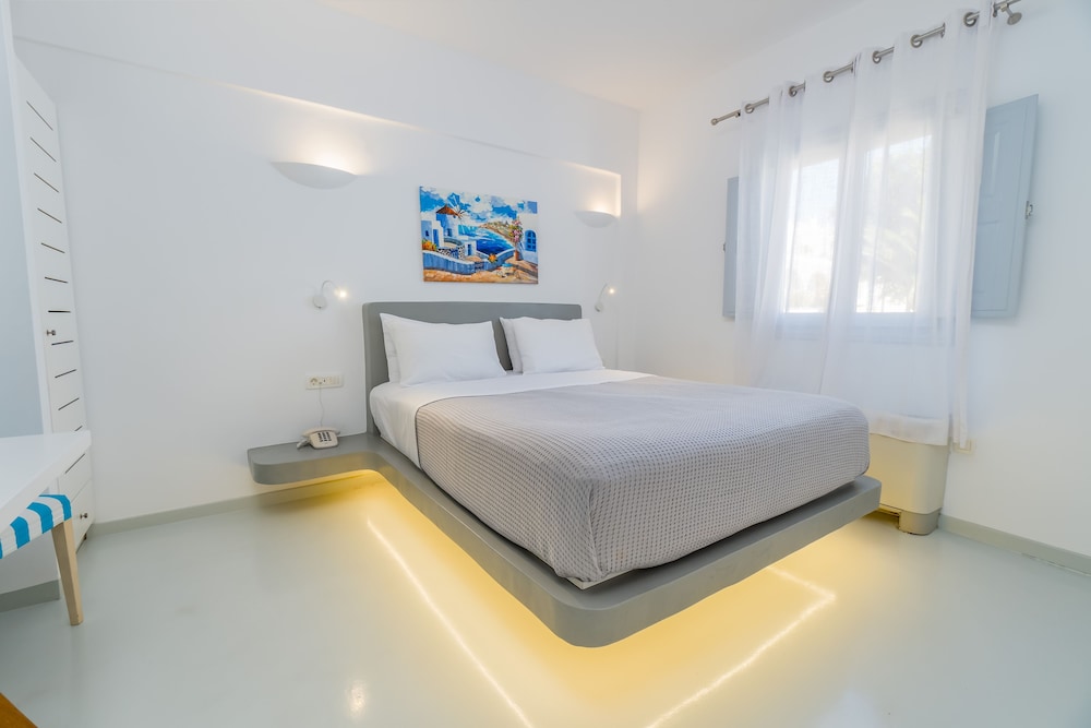 

Venezia - Santorini, Isole Greche - Central Fira Suites