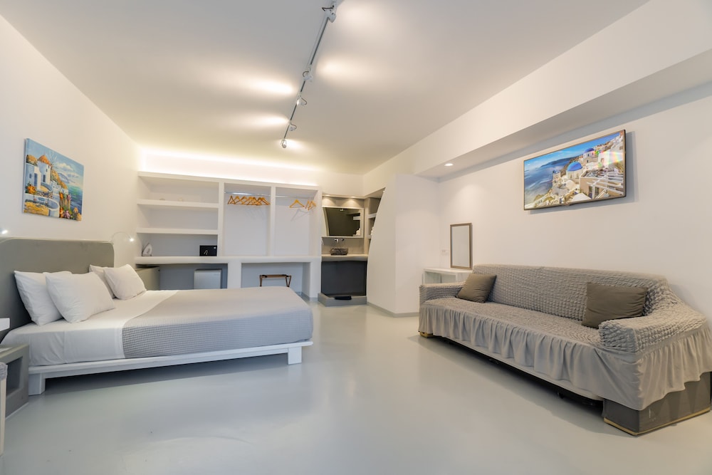 

Venezia - Thirasía - Central Fira Suites