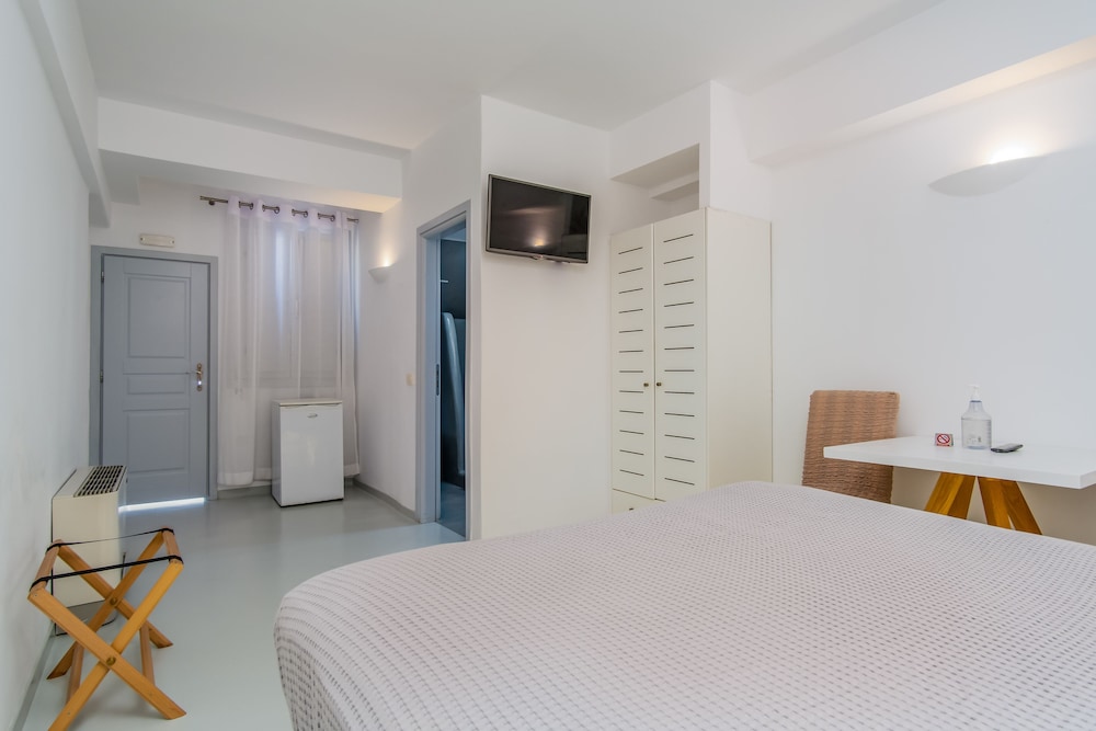 

Bologna - Karterados - Central Fira Suites