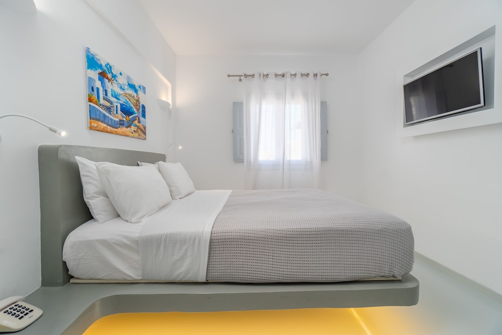 

Milano - Santorini, Isole Greche - Central Fira Suites